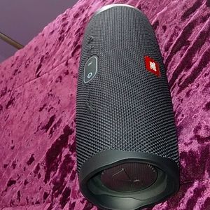 JBL CHARGE 4